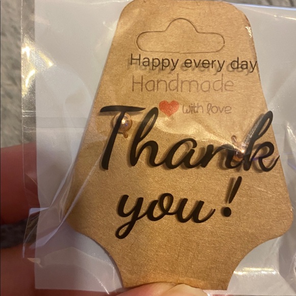 Different Design earrings - Picture 6 of 10